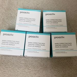 Glycolic acid pads